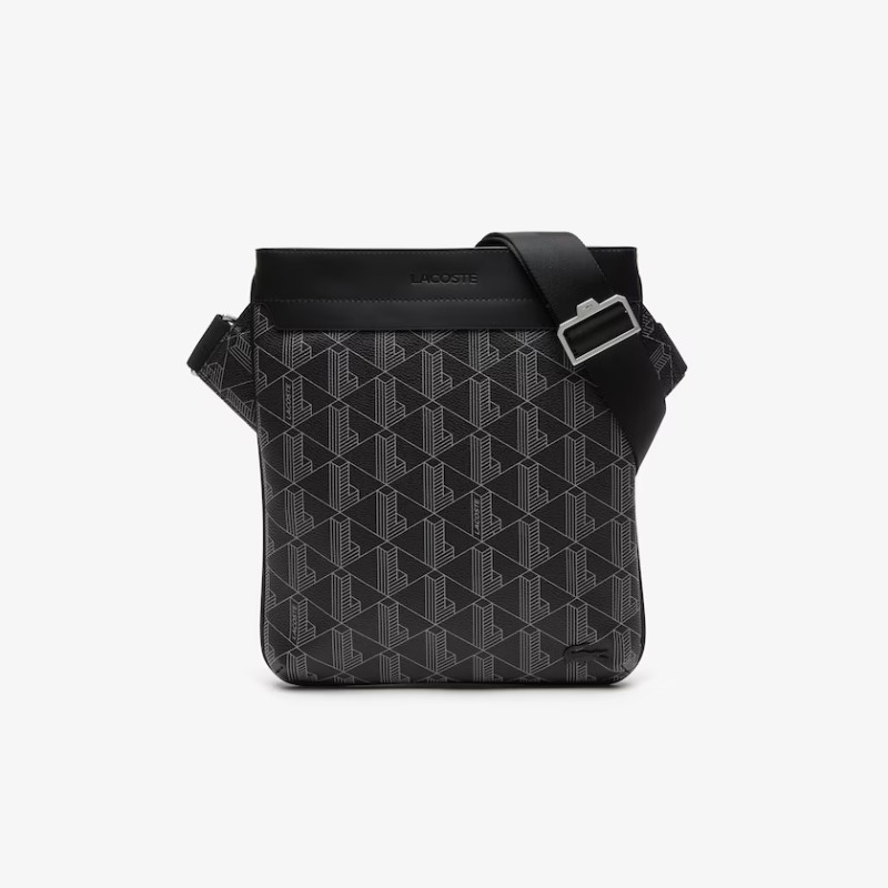 SAC BANDOULIÈRE HOMME THE BLEND EN TOILE MONOGRAMME NOIR/GRIS LACOSTE SAC BANDOULIÈRE HOMME THE BLEND EN TOILE MONOGRAMME NOIR/GRIS LACOSTE