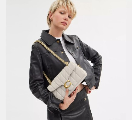 SAC ÉPAULE MATELASSÉ TABBY 26 CRAIE/LAITON COACH