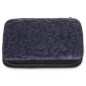 TROUSSE DE MANUCURE 7 PIÈCES ORNAMENTO EN CUIR NAVY SACHER TROUSSE DE MANUCURE 7 PIÈCES ORNAMENTO EN CUIR NAVY SACHER