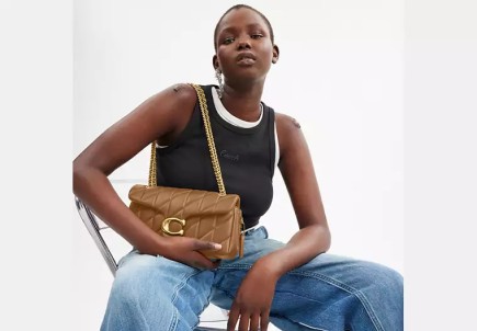 SAC ÉPAULE MATELASSÉ TABBY 26 BRUN MIEL COACH