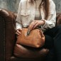 SAC BANDOULIÈRE EN CUIR COGNAC RACHAEL THE CHESTERFIELD BRAND