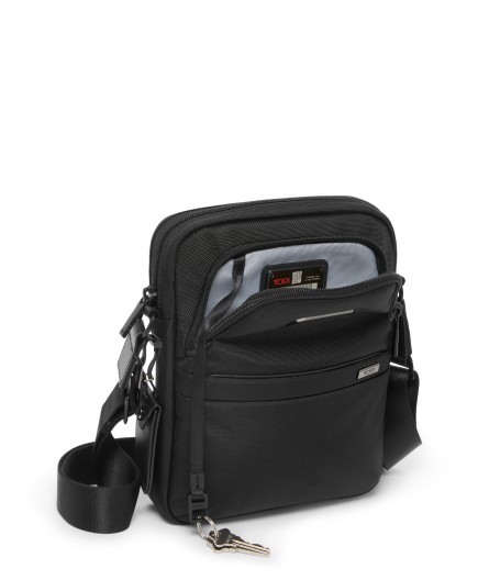 SAC BANDOULIÈRE MEDIUM ALPHA NOIR TUMI