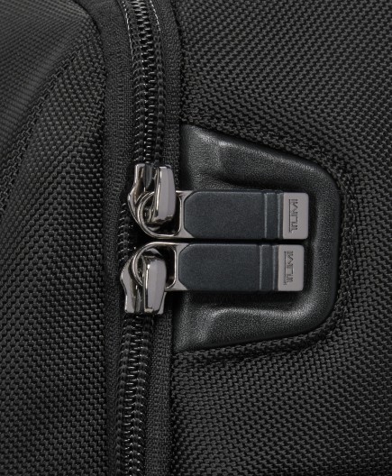 PORTE DOCUMENTS EXTENSIBLE MEDIUM 15'' ALPHA NOIR TUMI